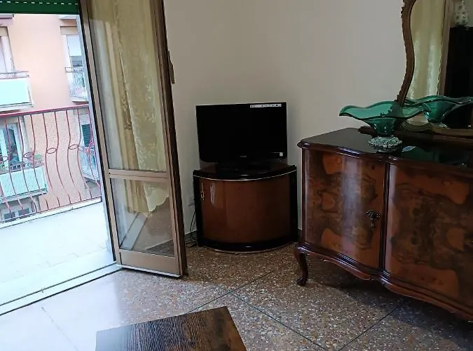 Hortis Apartment, 5 Persone, 2 Camere, Balcone, Metro C Per Il Colosseo A 10 Minuti E Tram Per Termini A 2 Minuti Appartement
