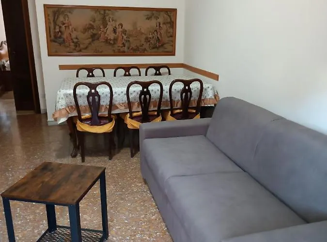 Hortis Apartment, 5 Persone, 2 Camere, Balcone, Metro C Per Il Colosseo A 10 Minuti E Tram Per Termini A 2 Minuti Appartement Rome