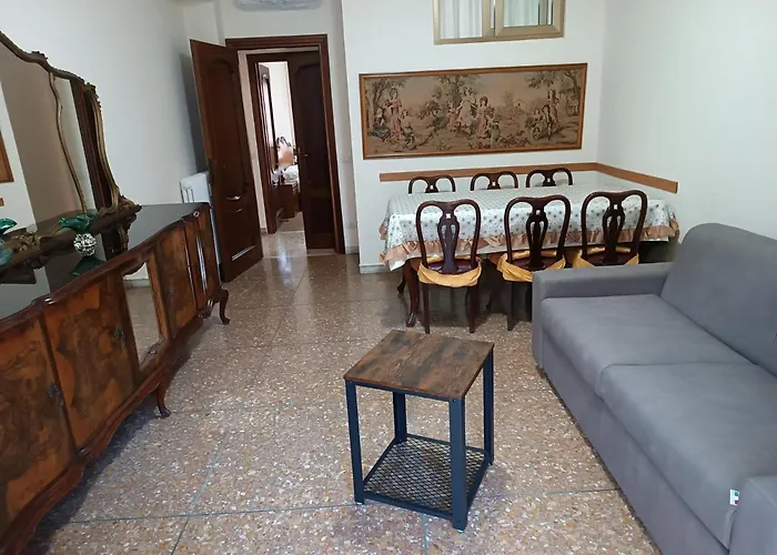Hortis Apartment, 5 Persone, 2 Camere, Balcone, Metro C Per Il Colosseo A 10 Minuti E Tram Per Termini A 2 Minuti Appartement