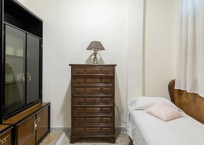 Hortis Apartment, 5 Persone, 2 Camere, Balcone, Metro C Per Il Colosseo A 10 Minuti E Tram Per Termini A 2 Minuti Appartement
